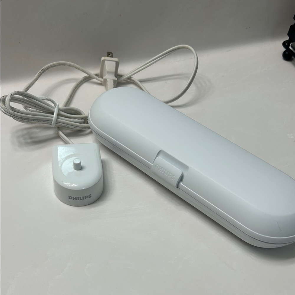 Philips White Toothbrush Charger with Case -Sonicare